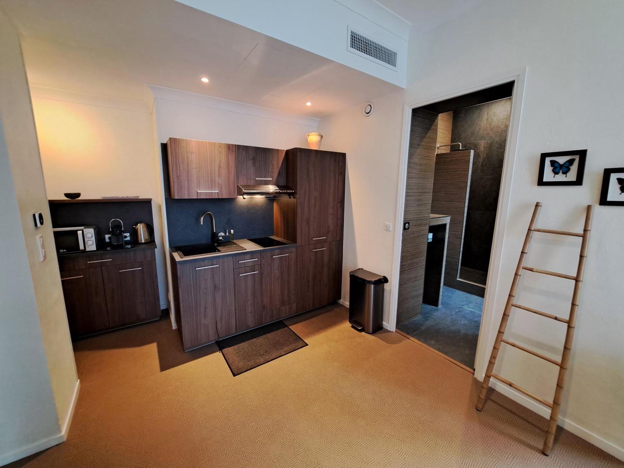 Veles 3* Cannes